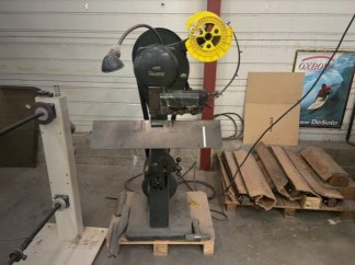 Stitching machine